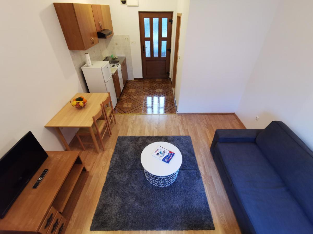 Uncle Apartment Макарска Экстерьер фото