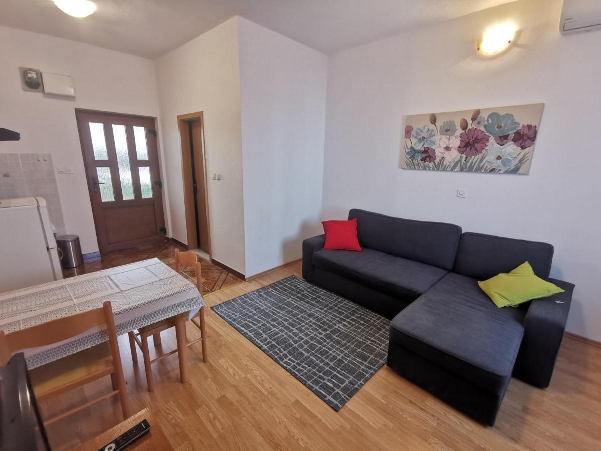 Uncle Apartment Макарска Экстерьер фото