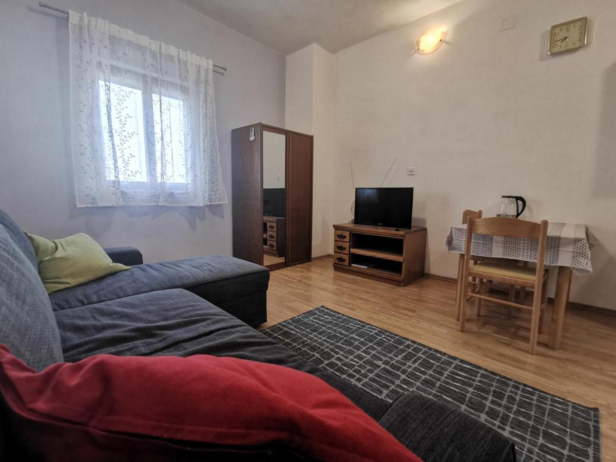 Uncle Apartment Макарска Экстерьер фото